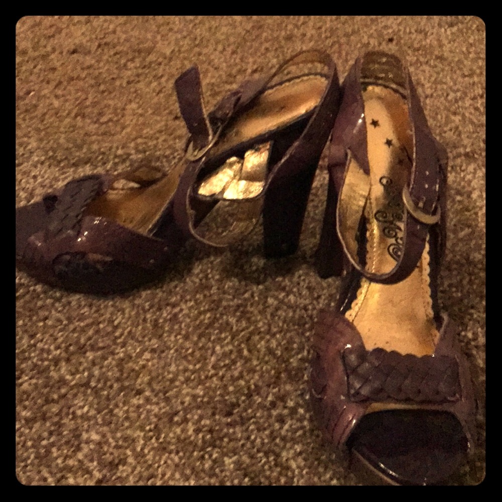 Naughty Monkey purple heels!